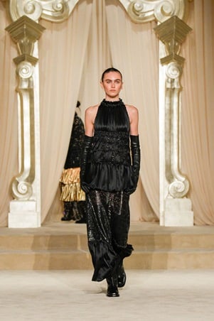 CHANEL هوت كوتور خريف 2025 -26 تسافر إلى اسكتلندا بأعين باريسية